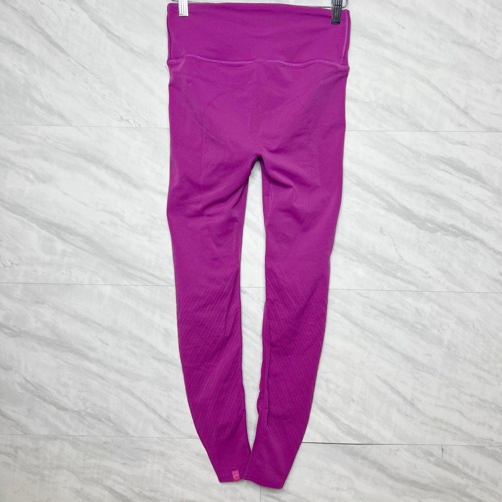 Lululemon Fuchsia Leggings 6